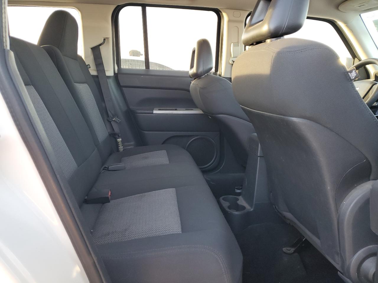 2008 Jeep Liberty (Patriot) - Image 11