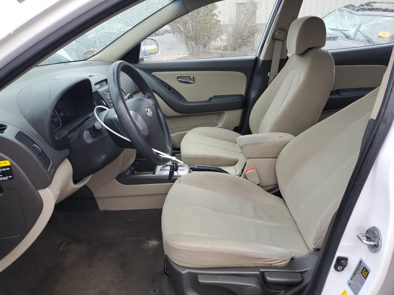 2010 Hyundai Elantra - Image 7