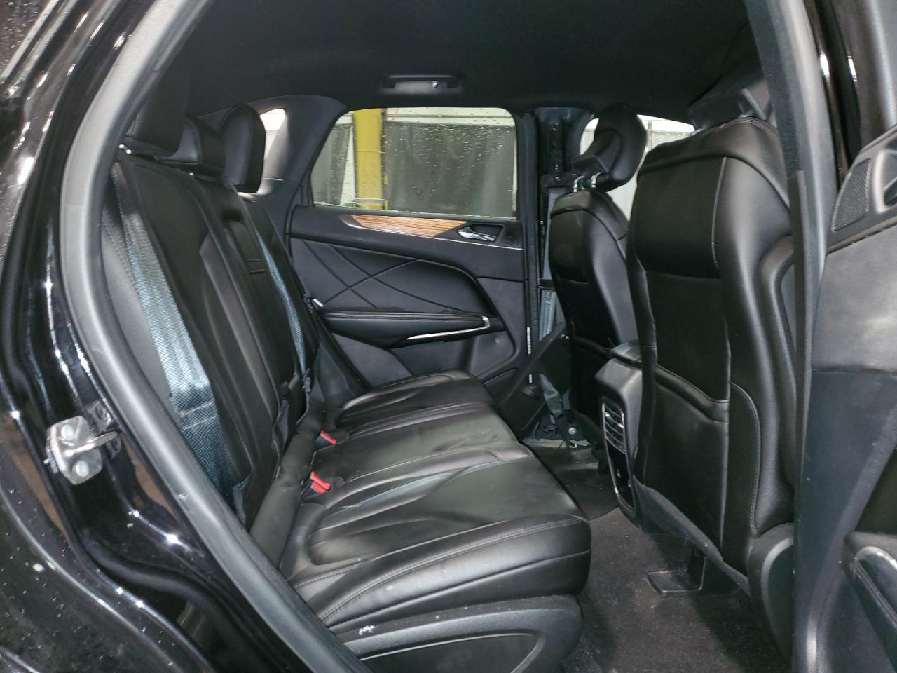 2019 Lincoln MKZ - Image 11