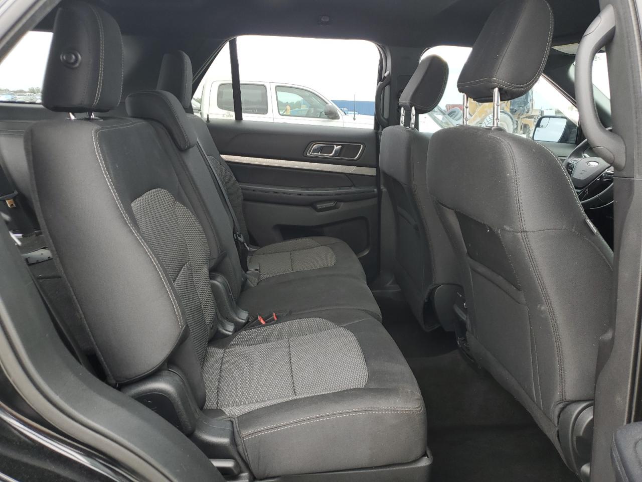 2018 Ford Explorer - Image 11