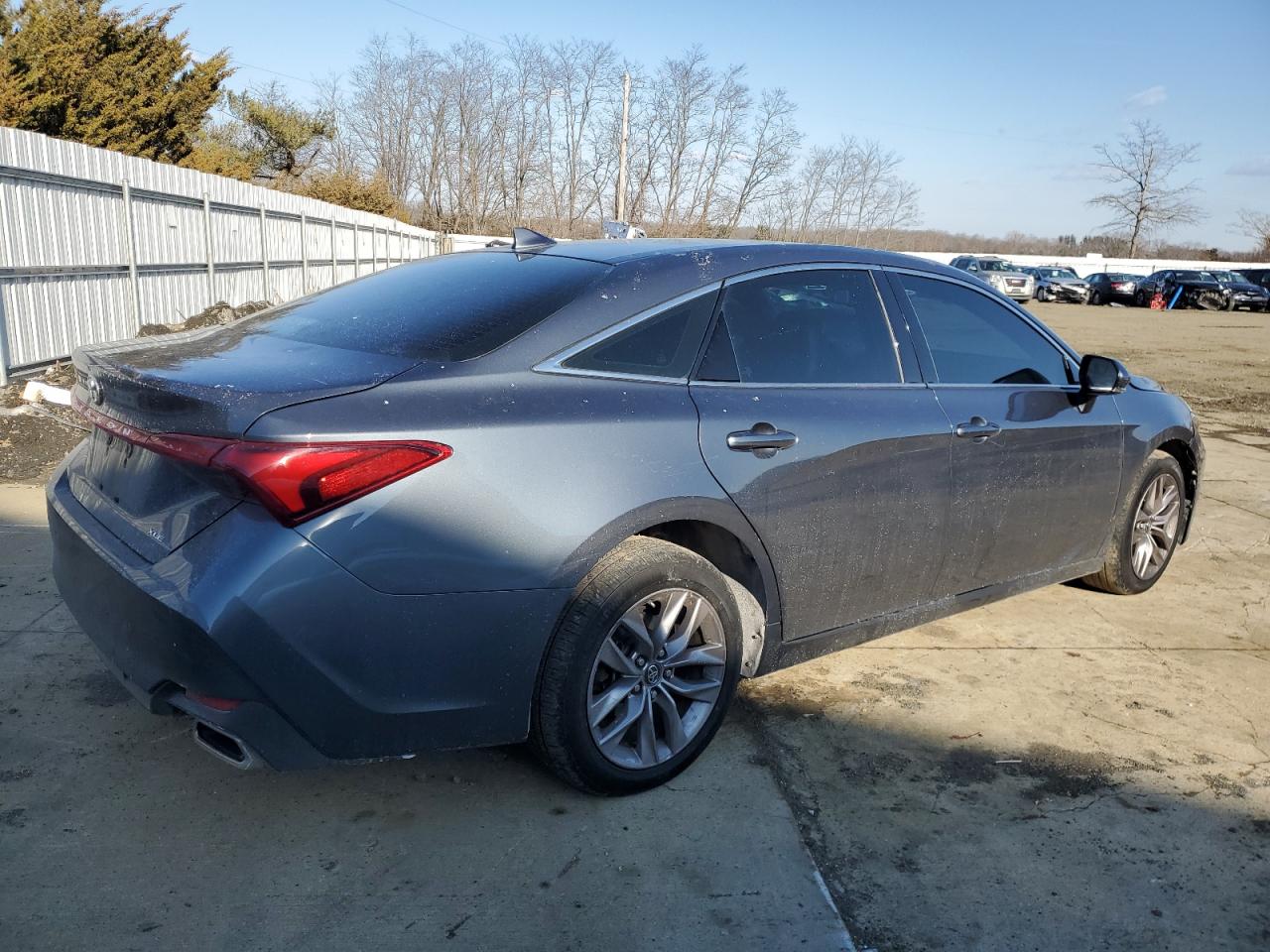 2019 Toyota Avalon - Image 3