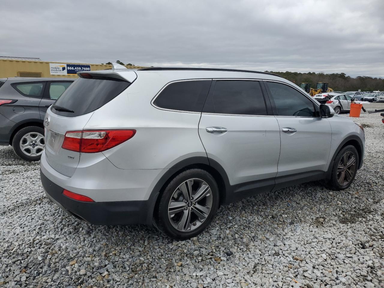 2016 Hyundai Santa Fe - Image 3