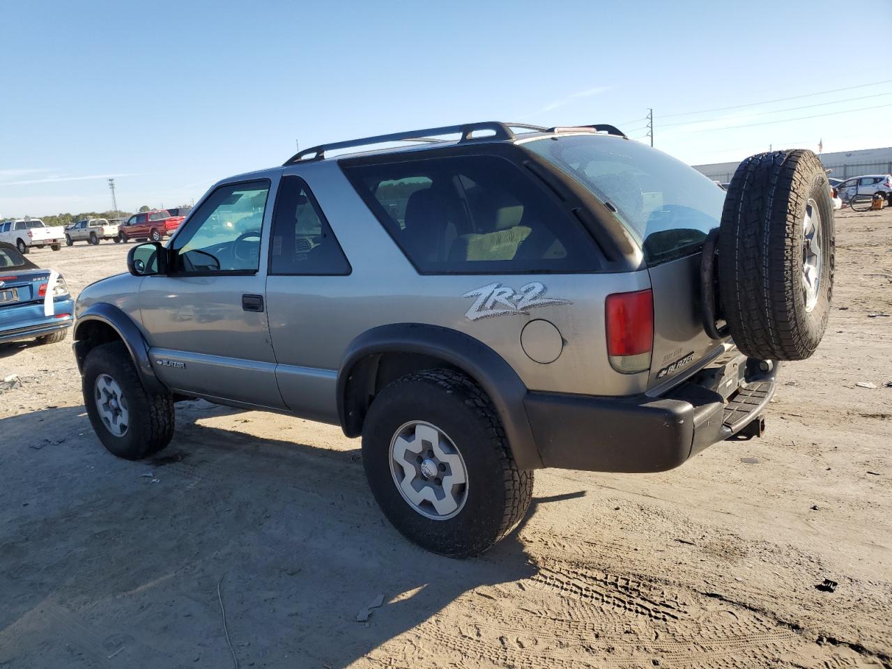 2004 Chevrolet Blazer - Image 2