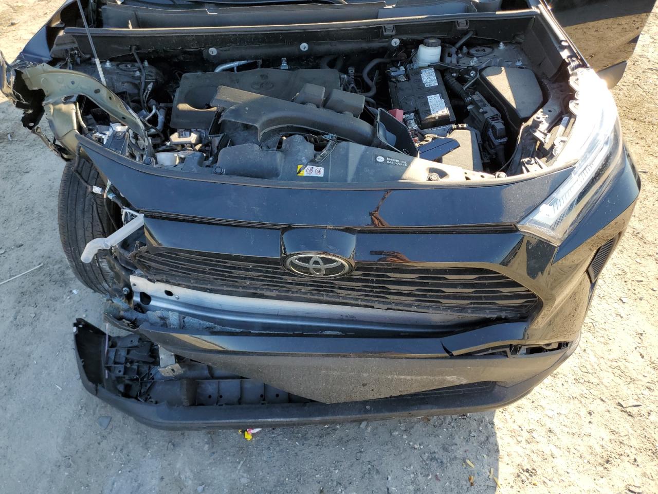 2022 Toyota RAV 4 - Image 12