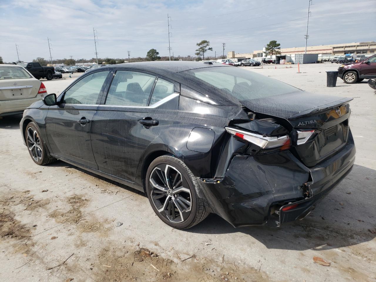 2024 Nissan Altima - Image 2