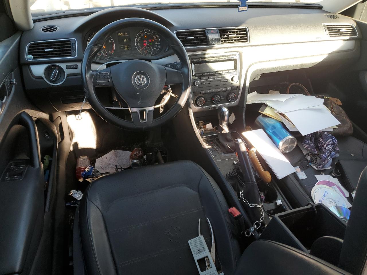2014 Volkswagen Passat - Image 8