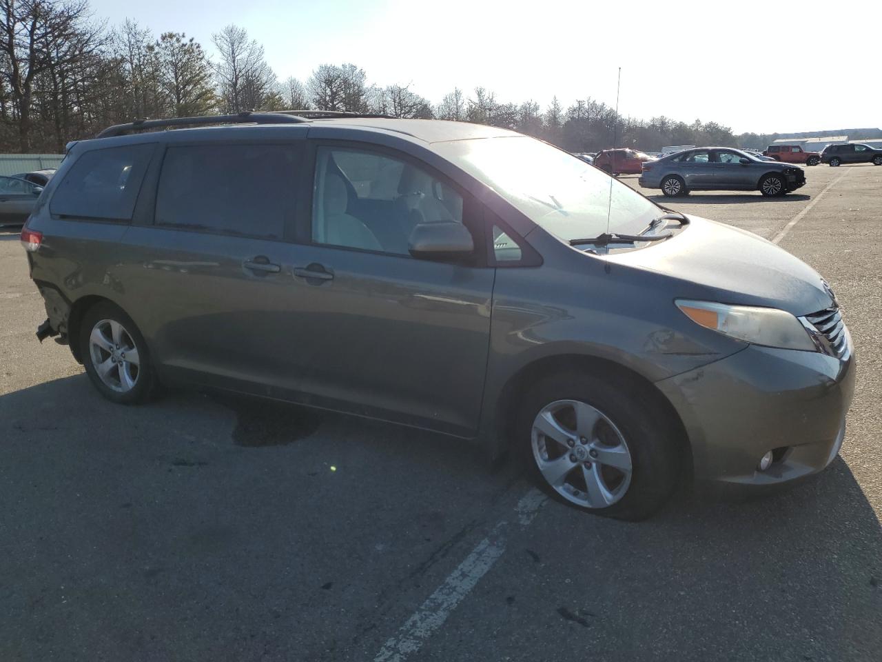 2012 Toyota Sienna - Image 4