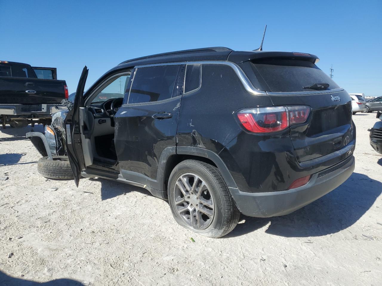 2019 Jeep Compass - Image 2