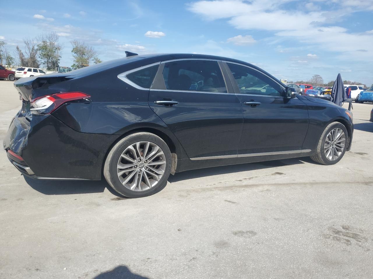 2015 Hyundai Genesis - Image 3