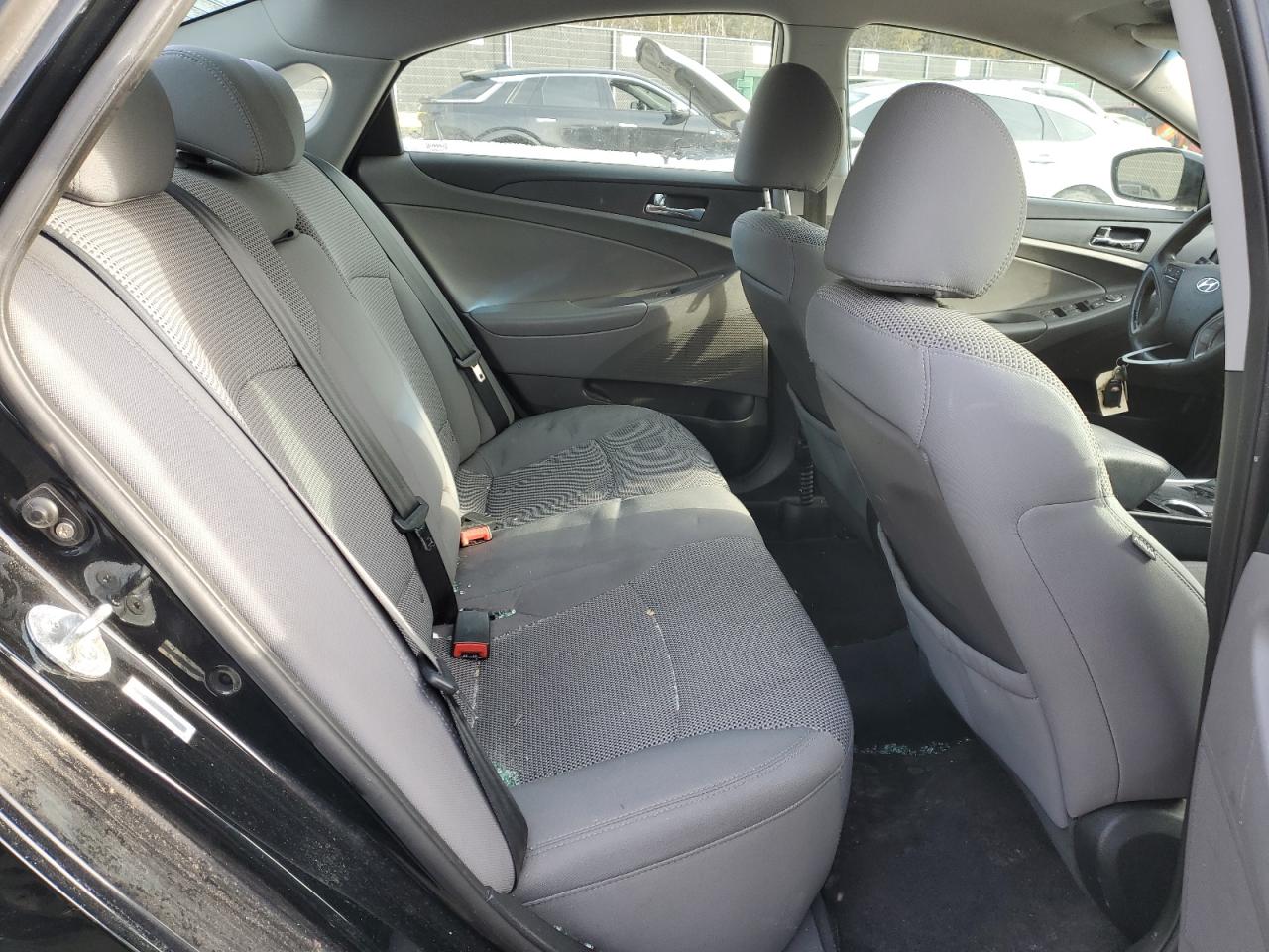 2011 Hyundai Sonata - Image 10
