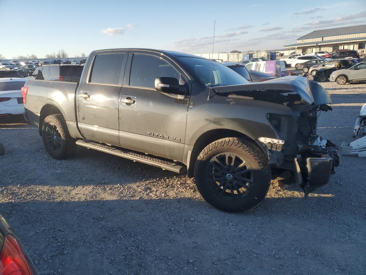 2018 Nissan Titan - Image 4