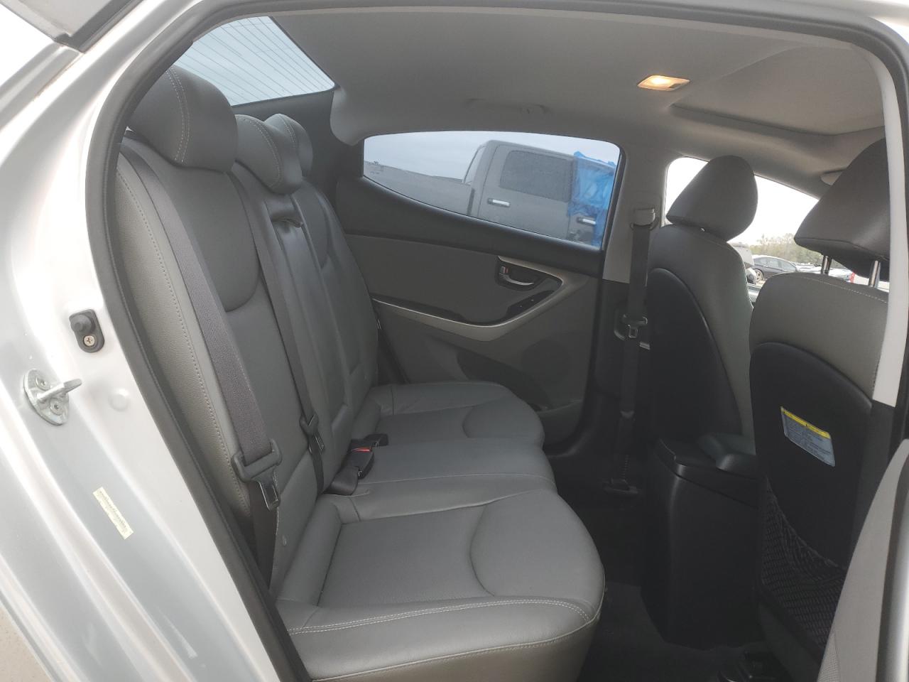 2013 Hyundai Elantra - Image 10