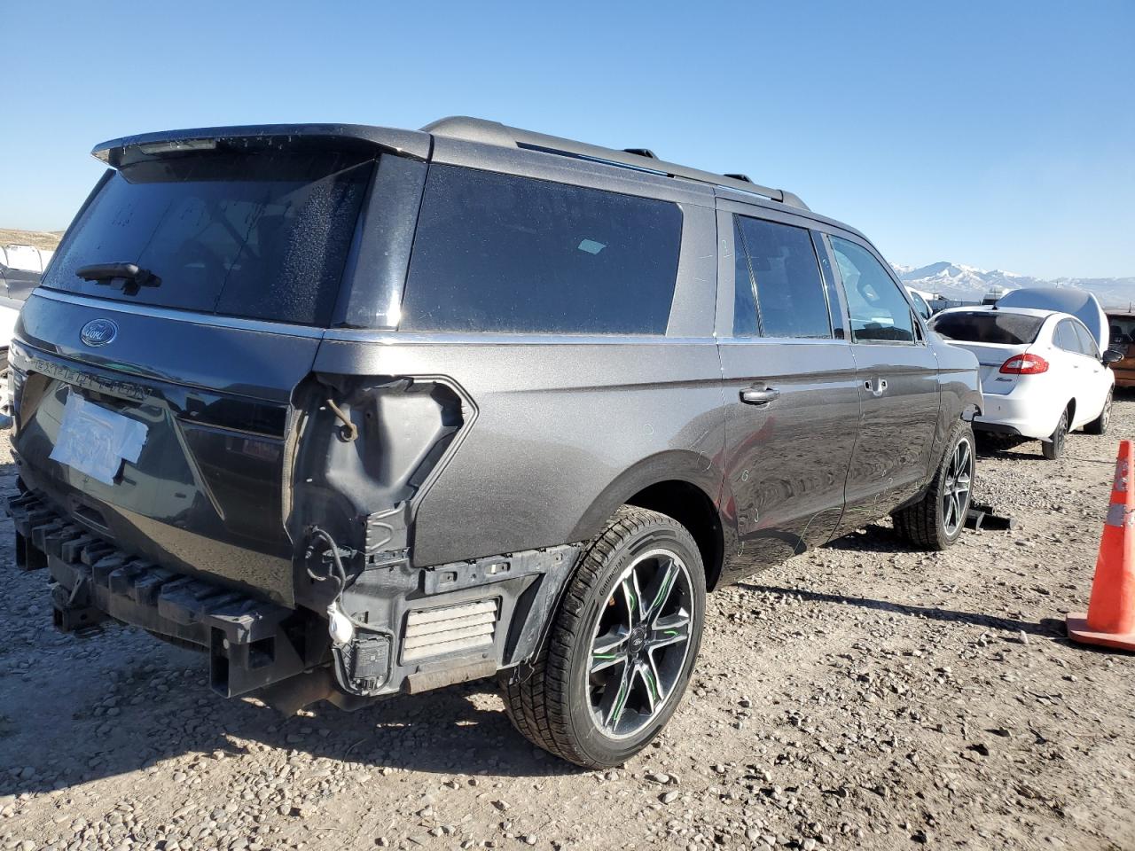 2019 Ford Expedition - Image 3