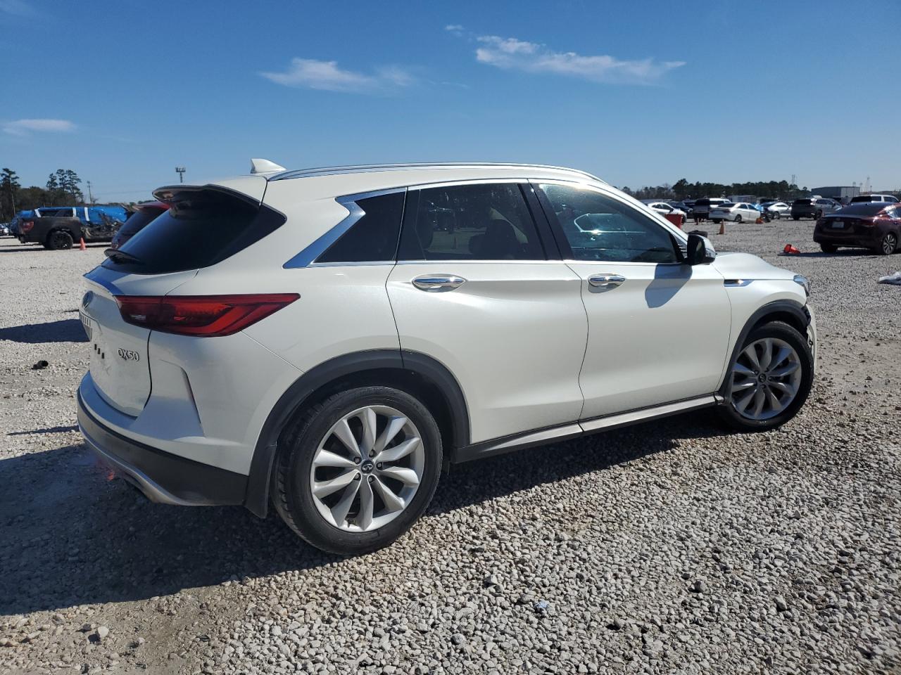2019 Infiniti QX50 - Image 3