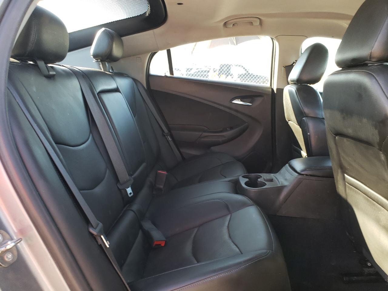 2018 Chevrolet Volt - Image 10