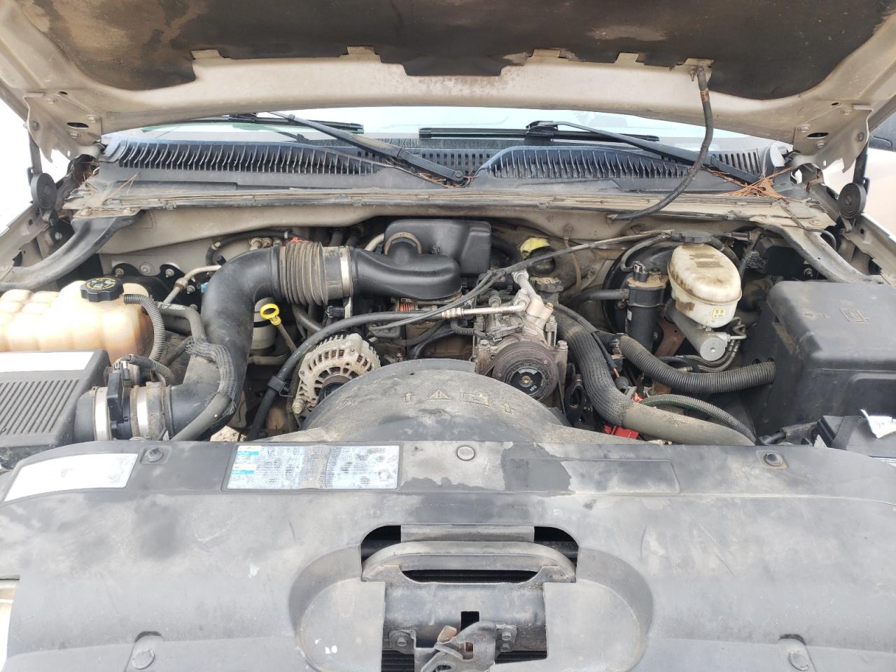 2004 Chevrolet Silverado - Image 12