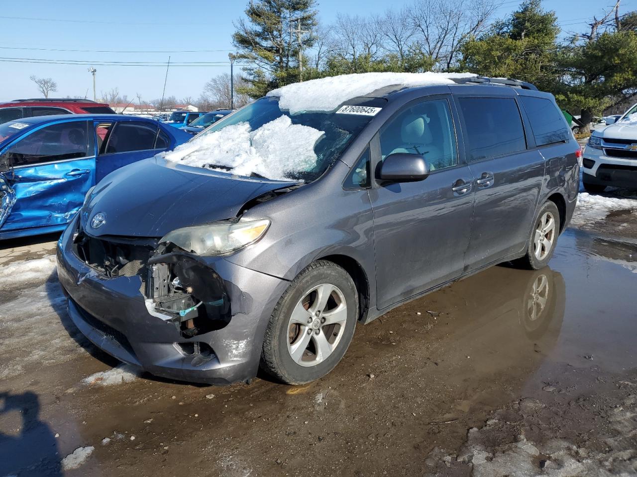 2011 Toyota Sienna - Image 1