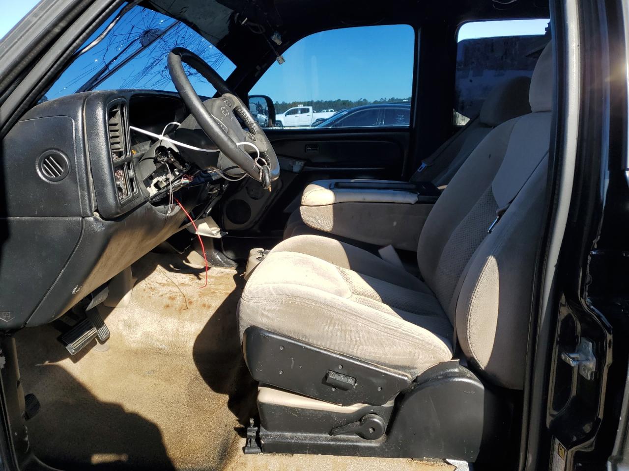 2005 Chevrolet Tahoe C1500 VIN: 1GNEC13V15R189083 Lot: 87394474