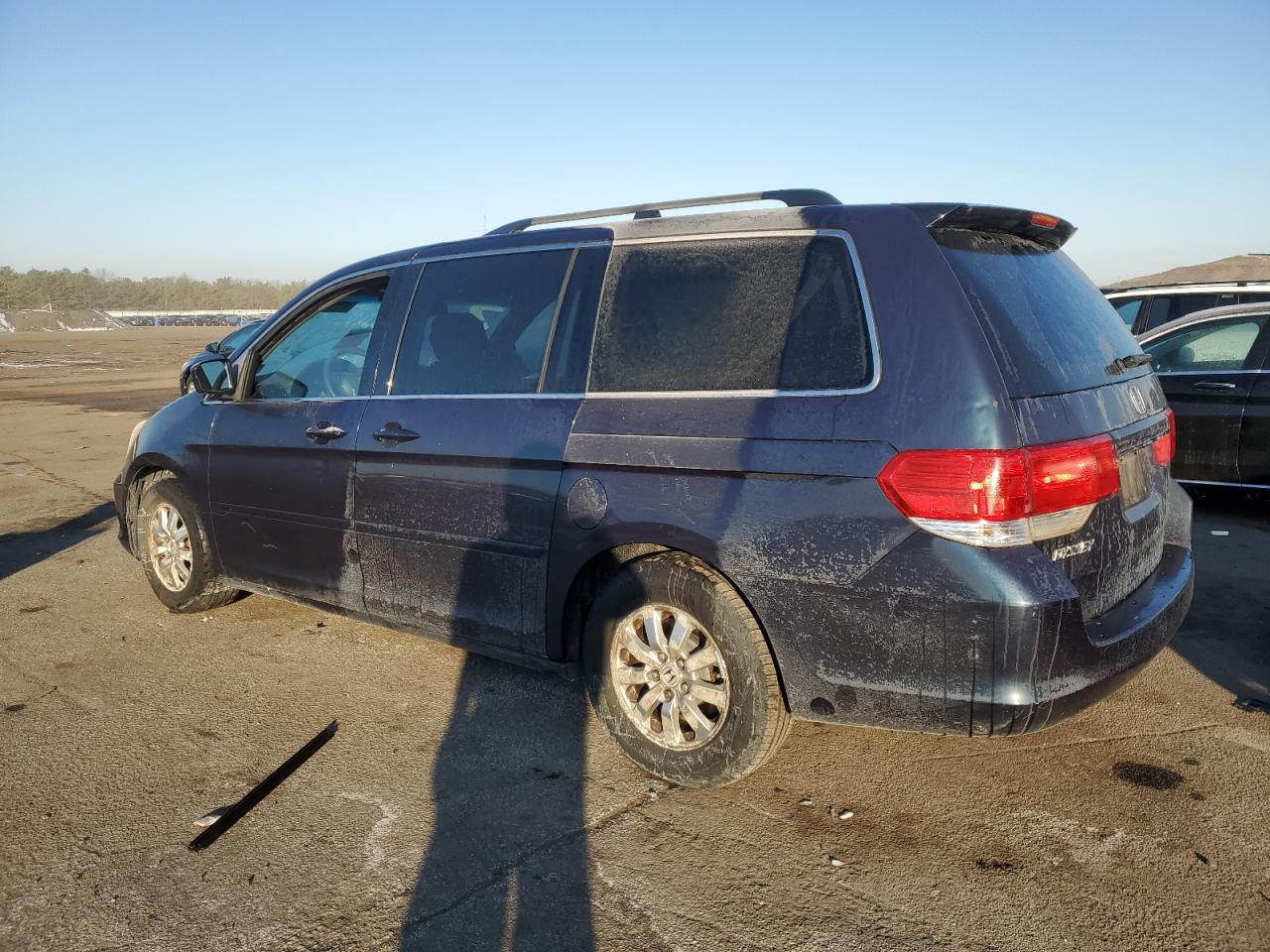 2010 Honda Odyssey - Image 2