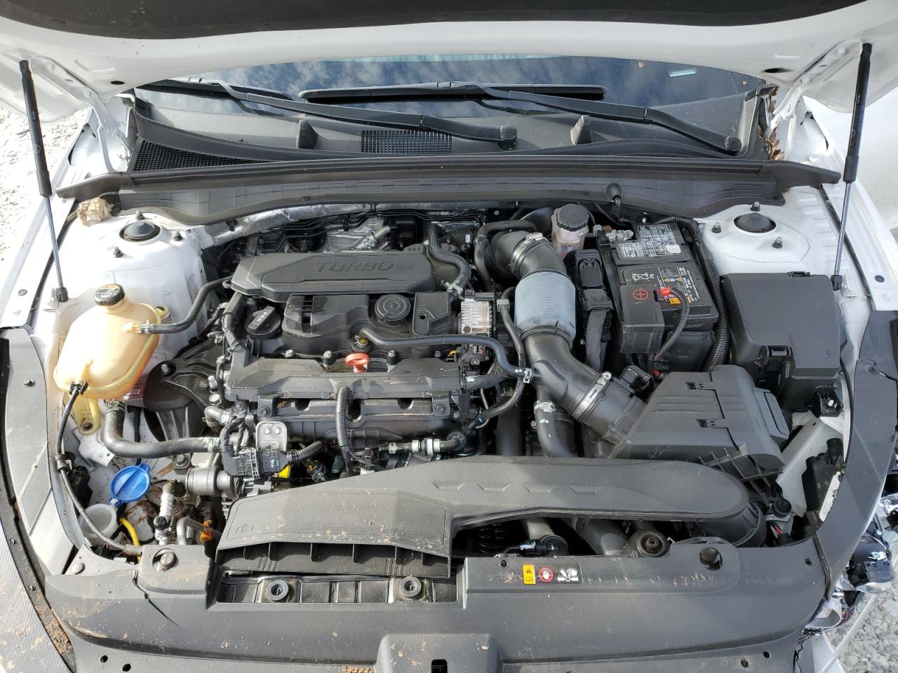 2024 Kia K5 - Image 11