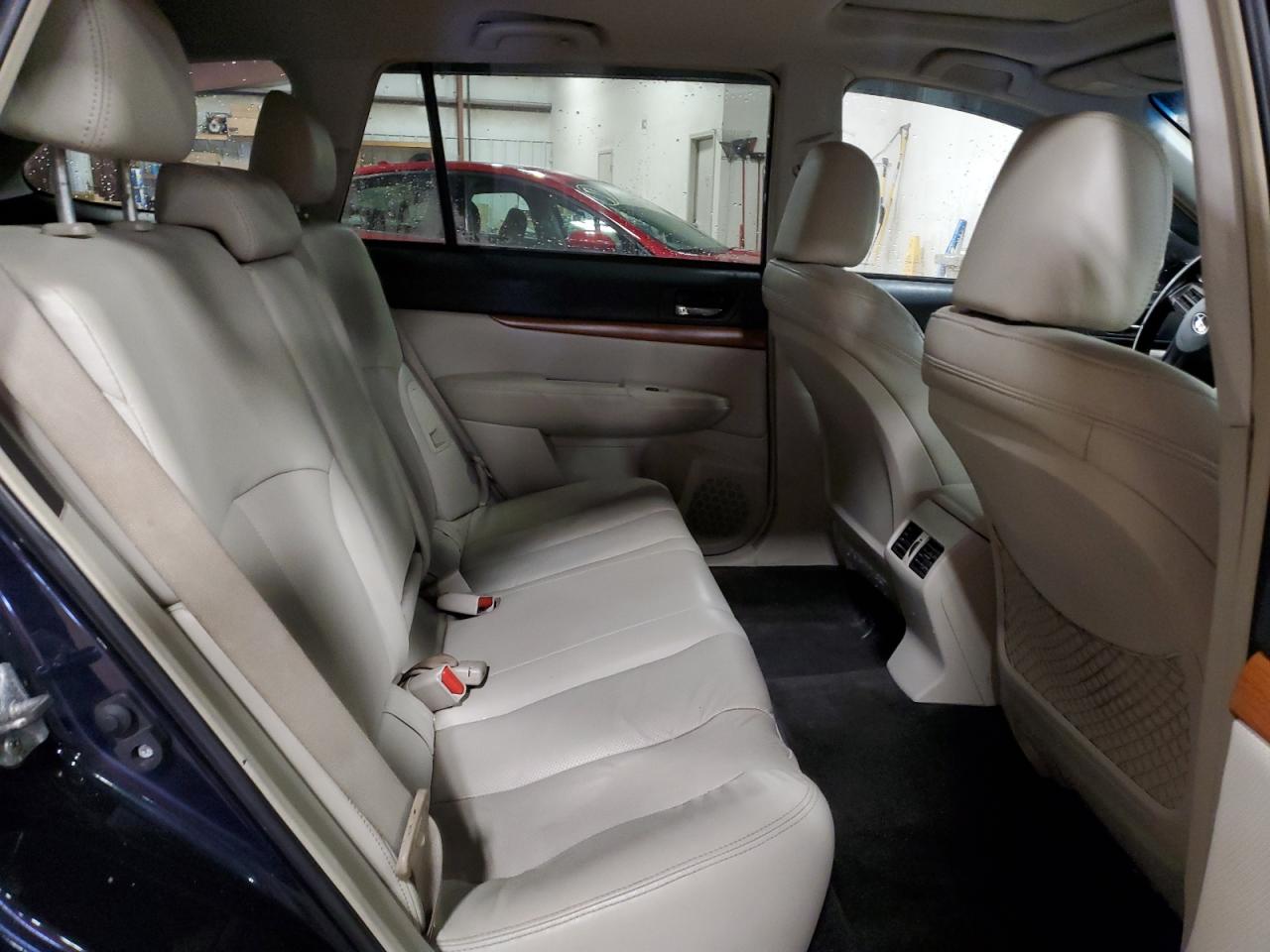 2013 Subaru Outback - Image 11