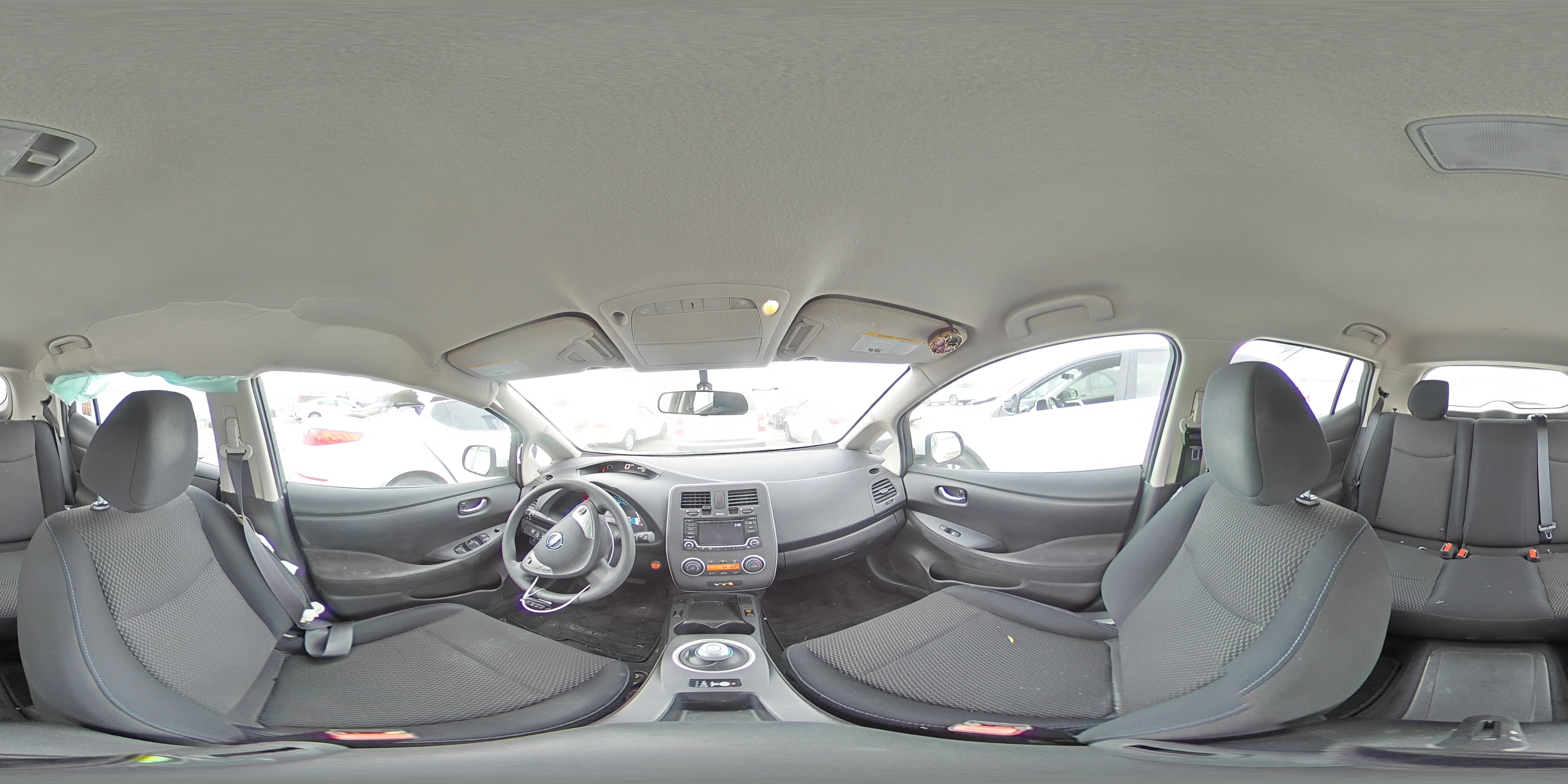 2016 Nissan Leaf - Image 13