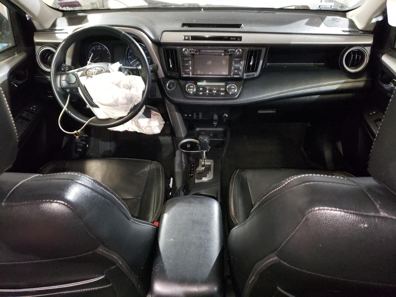 2018 Toyota RAV 4 - Image 8