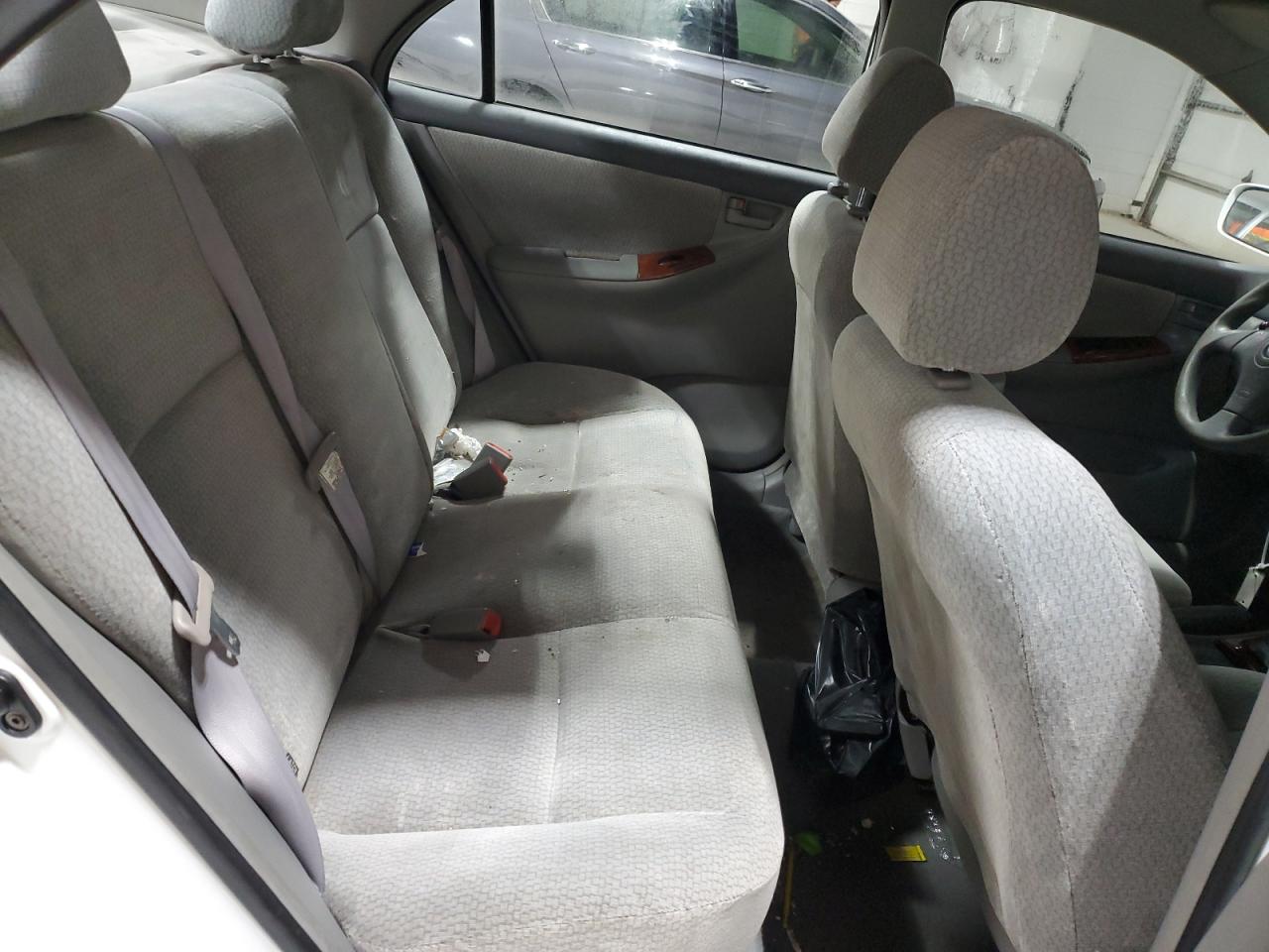 2004 Toyota Corolla - Image 10