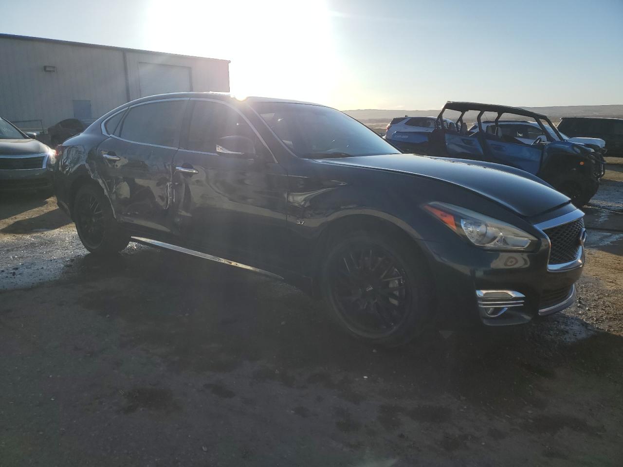 2015 Infiniti Q70 - Image 4