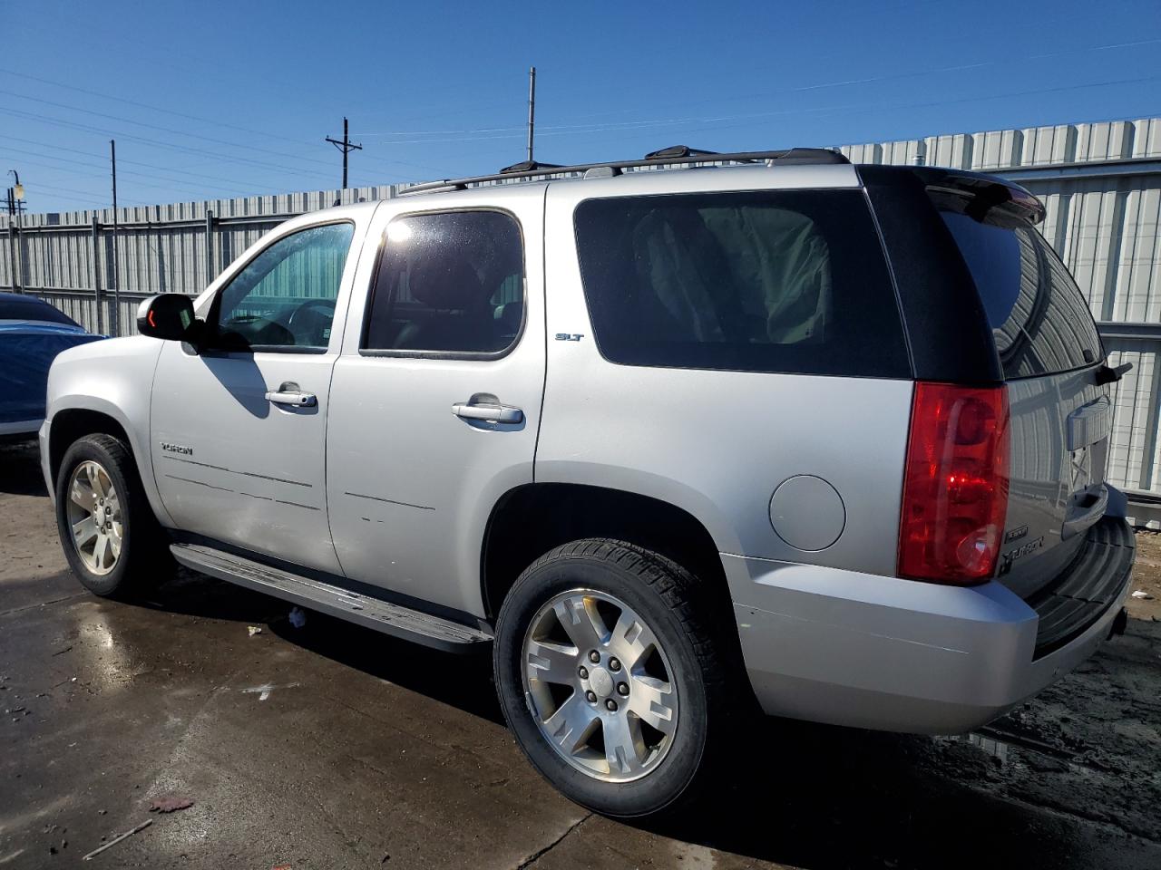 2012 GMC Yukon - Image 2