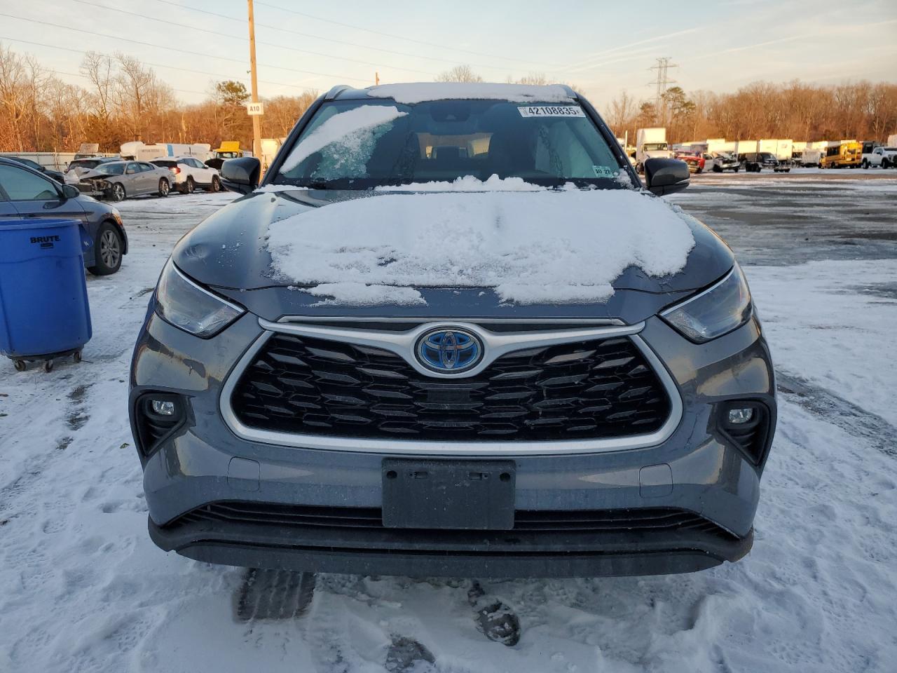 2022 Toyota Highlander - Image 5