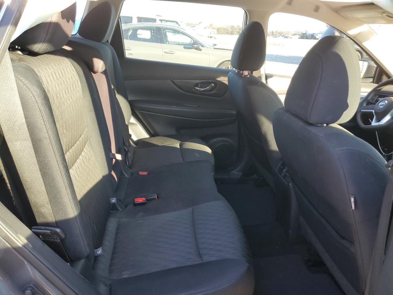 2017 Nissan Rogue - Image 11