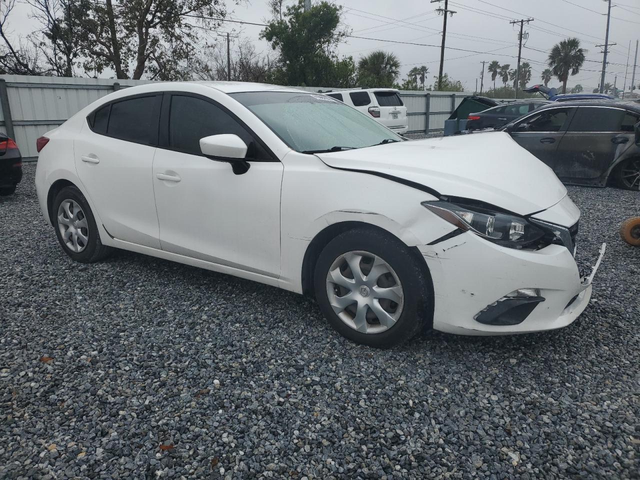 2015 Mazda 3 - Image 4