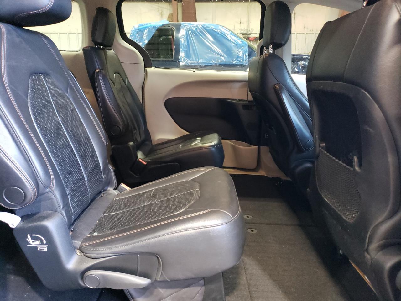 2018 Chrysler Pacifica - Image 11