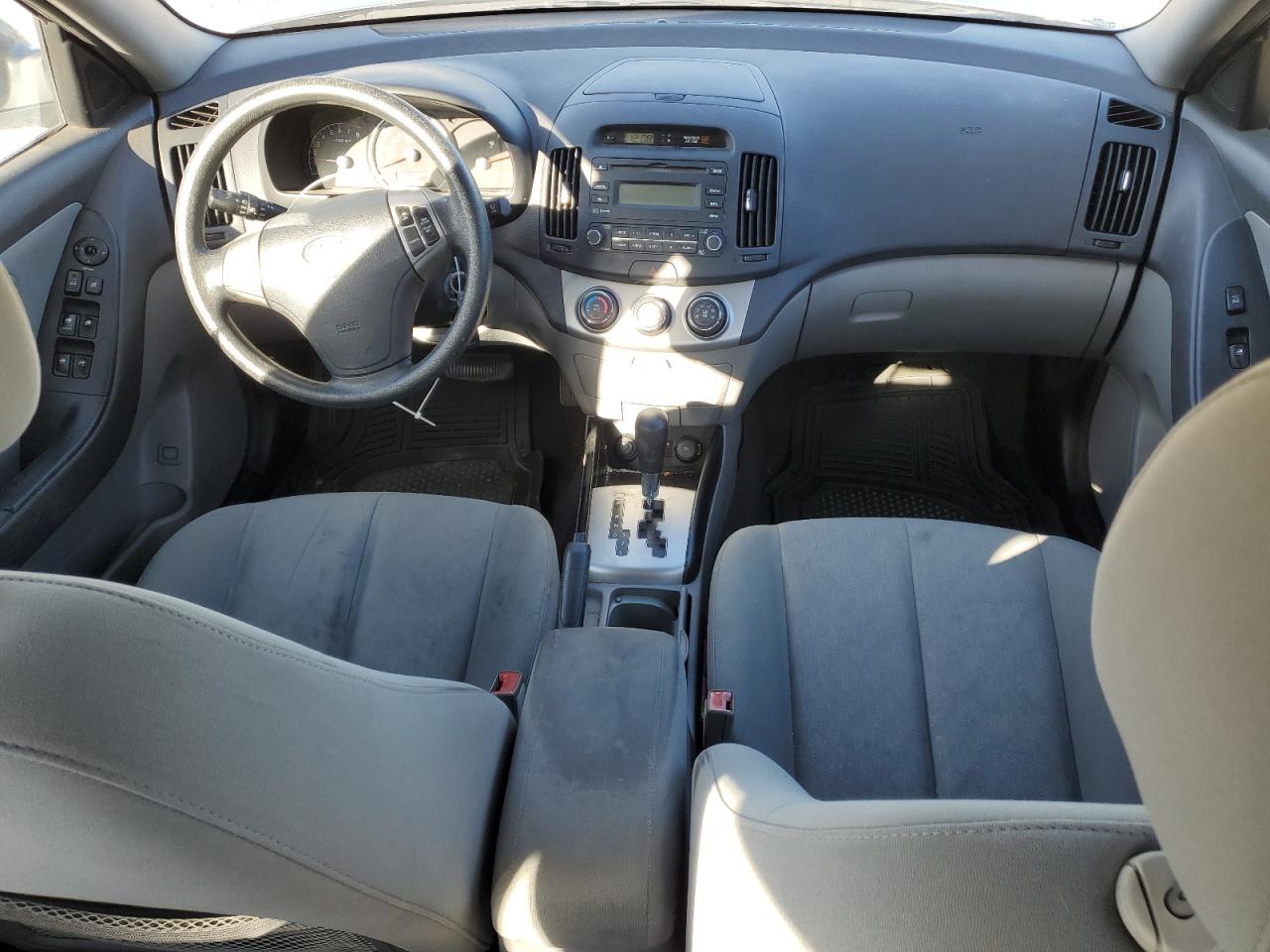 2010 Hyundai Elantra - Image 8