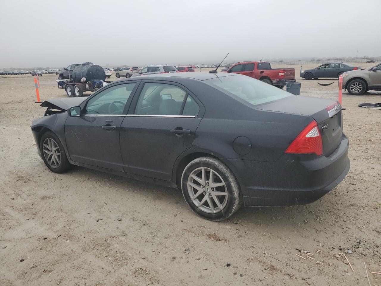 2011 Ford Fusion - Image 2