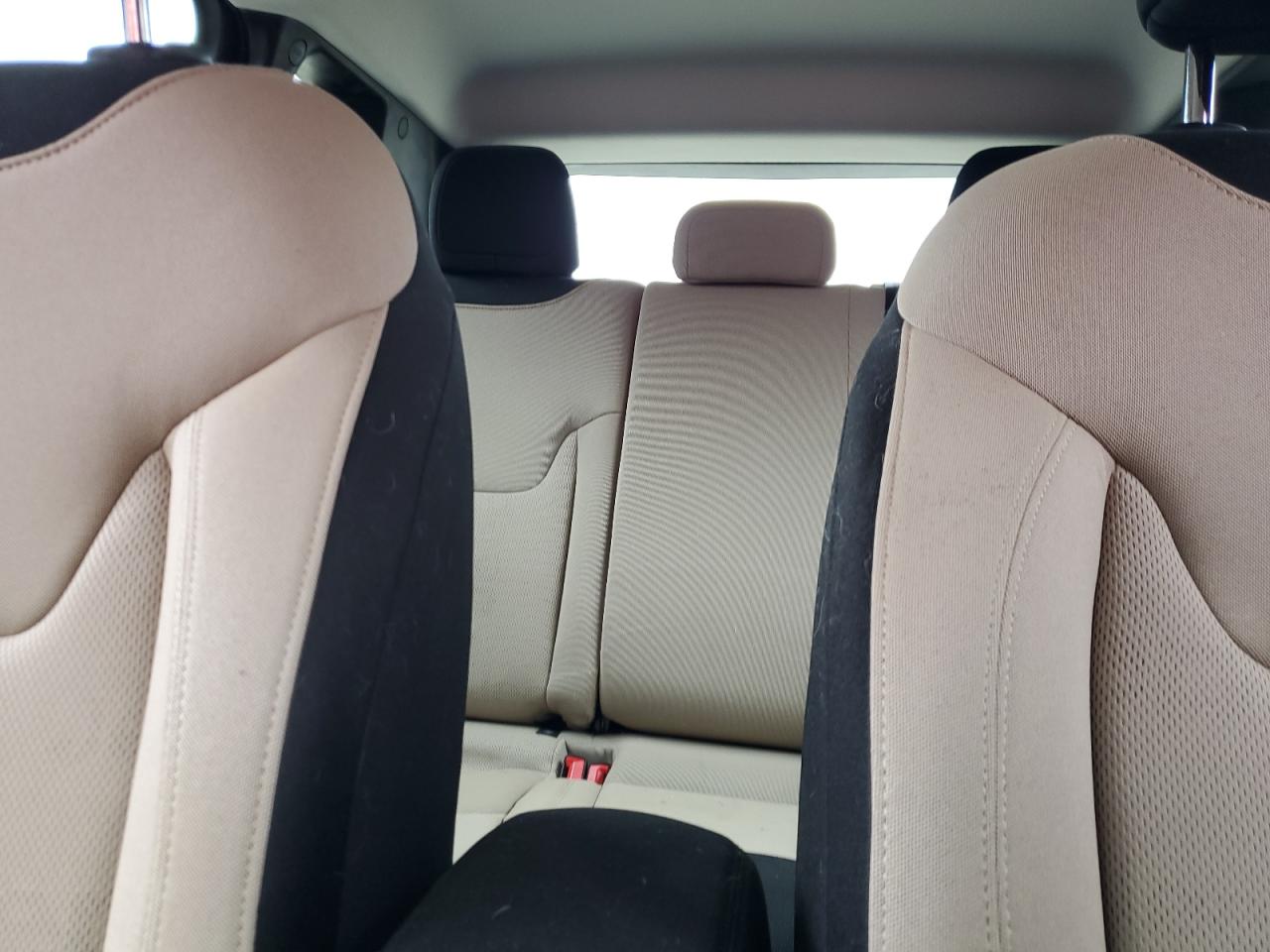 2016 Jeep Renegade - Image 10