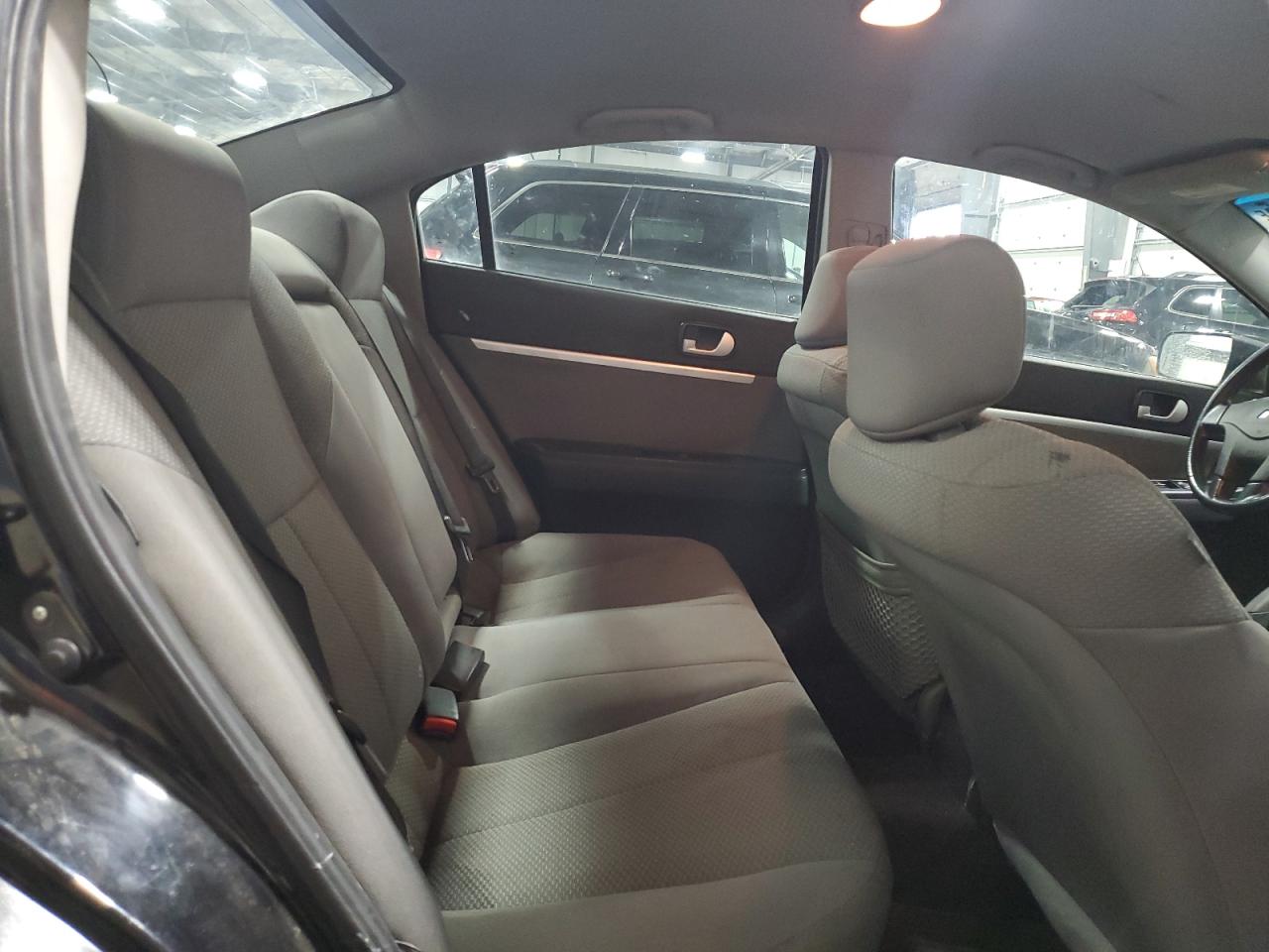 2008 Mitsubishi Galant - Image 10