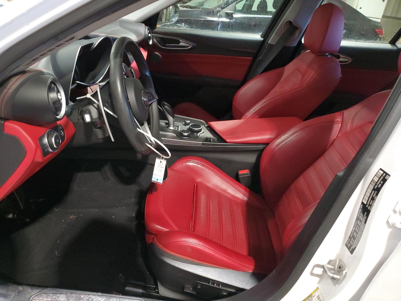 2019 Alfa Romeo Giulia - Image 7