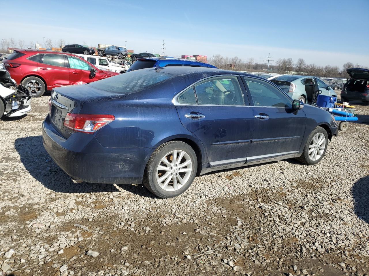 2011 Lexus ES - Image 3