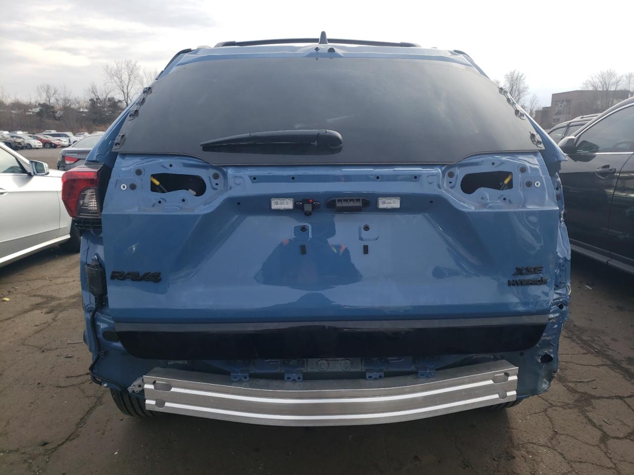 2024 Toyota RAV 4 - Image 6