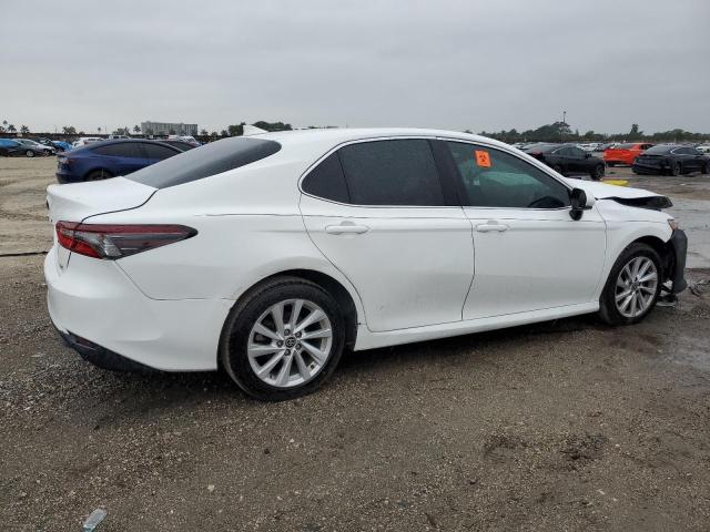  TOYOTA CAMRY 2021 Білий