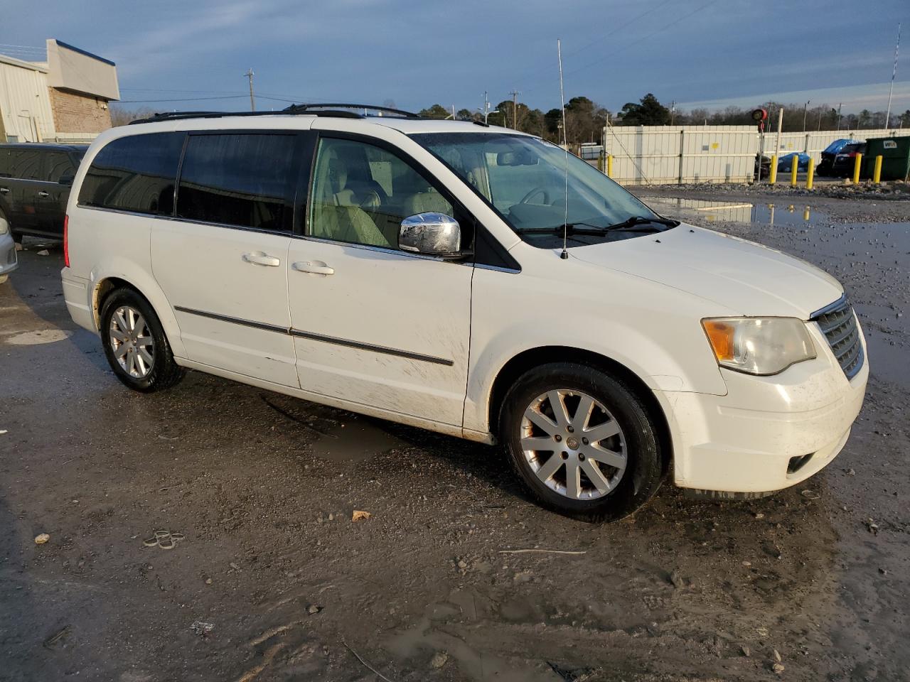 2010 Chrysler Town & Country - Image 4