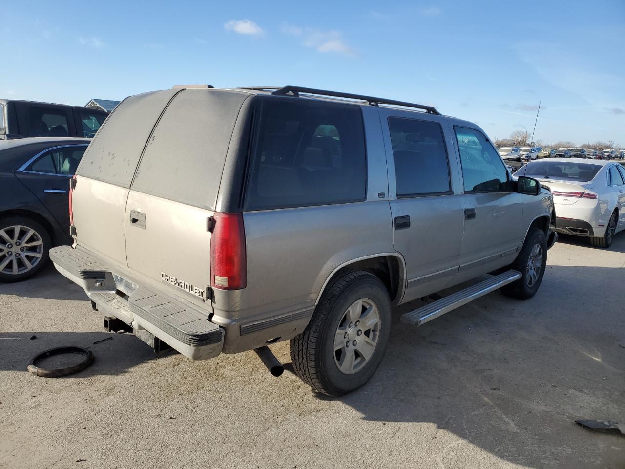 1999 Chevrolet Tahoe - Image 3