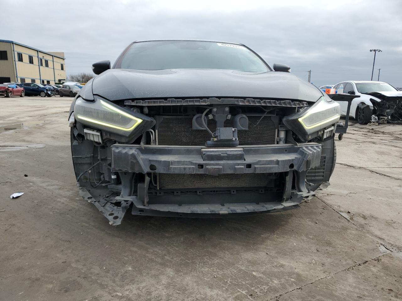 2019 Nissan Maxima - Image 5