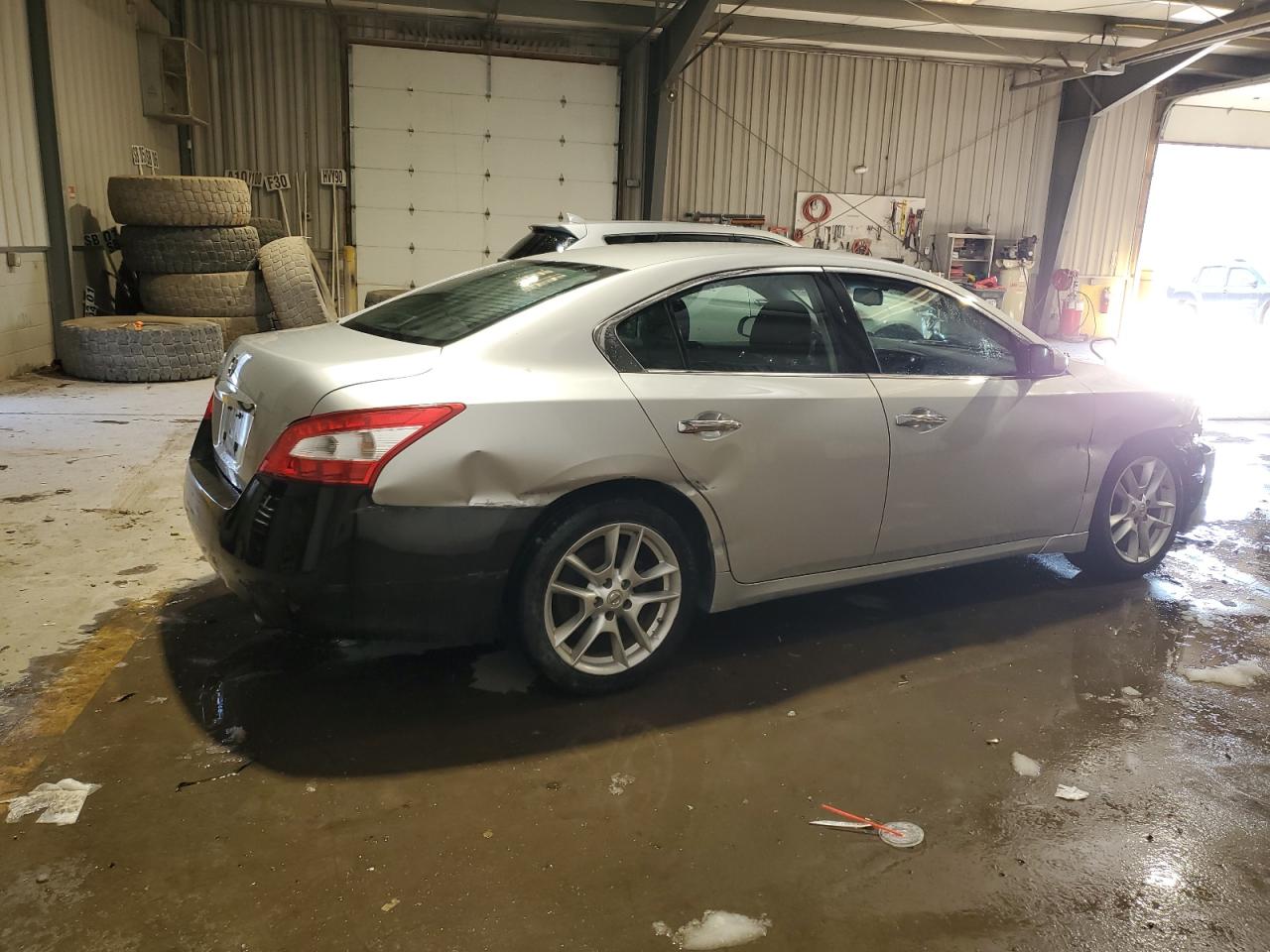 2010 Nissan Maxima - Image 3