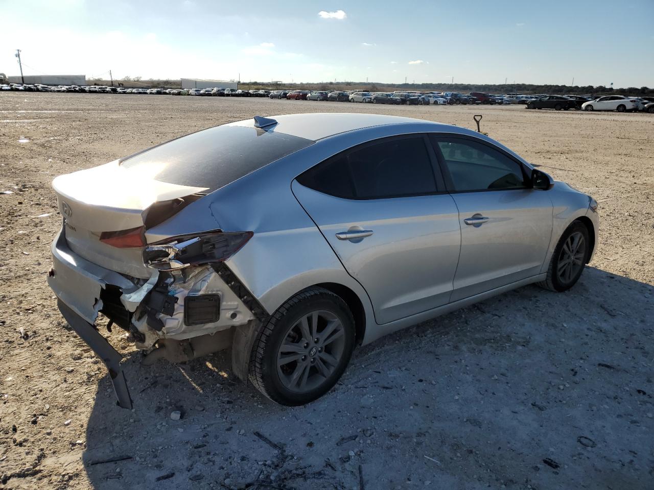 2018 Hyundai Elantra - Image 3