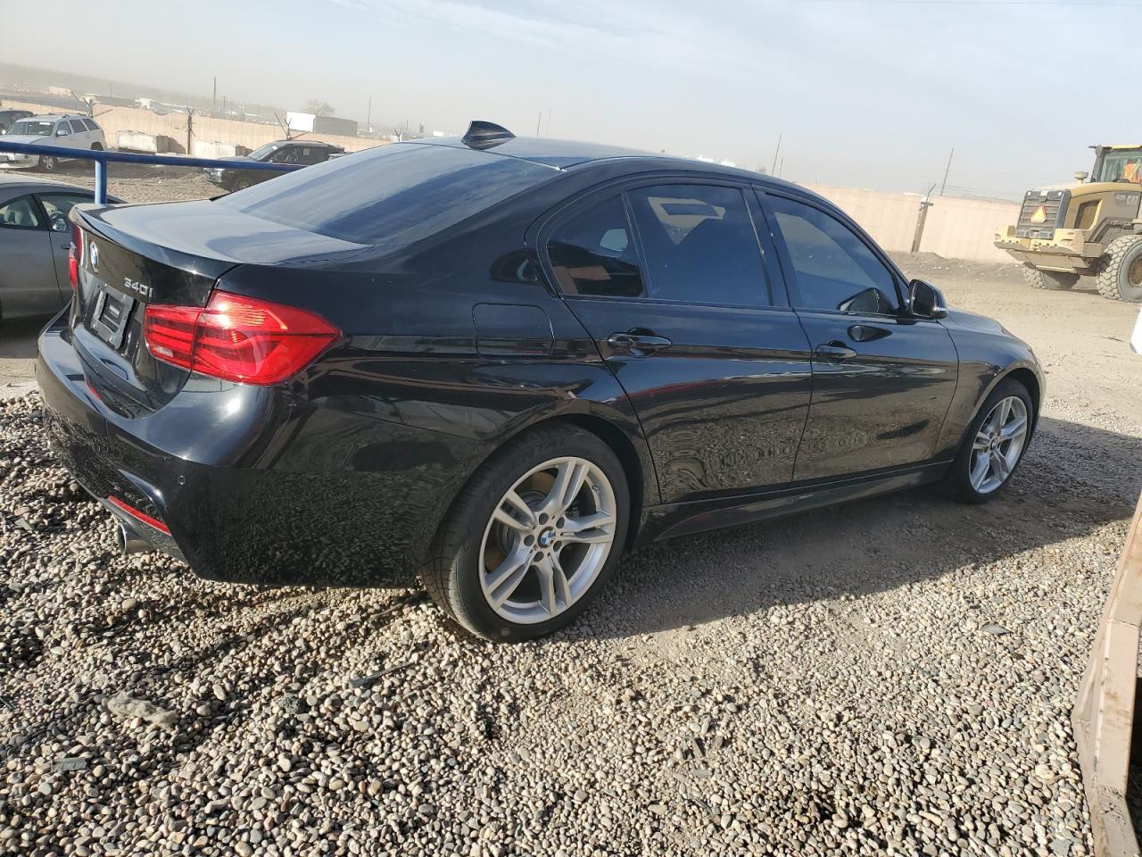 VIN WBA8B7G38HNU37620 2017 BMW 3 SERIES no.3