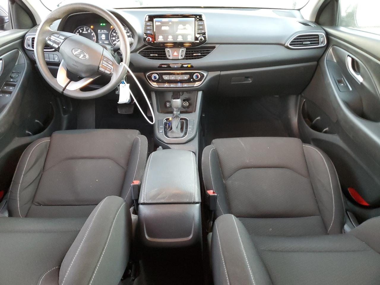 2018 Hyundai Elantra - Image 8