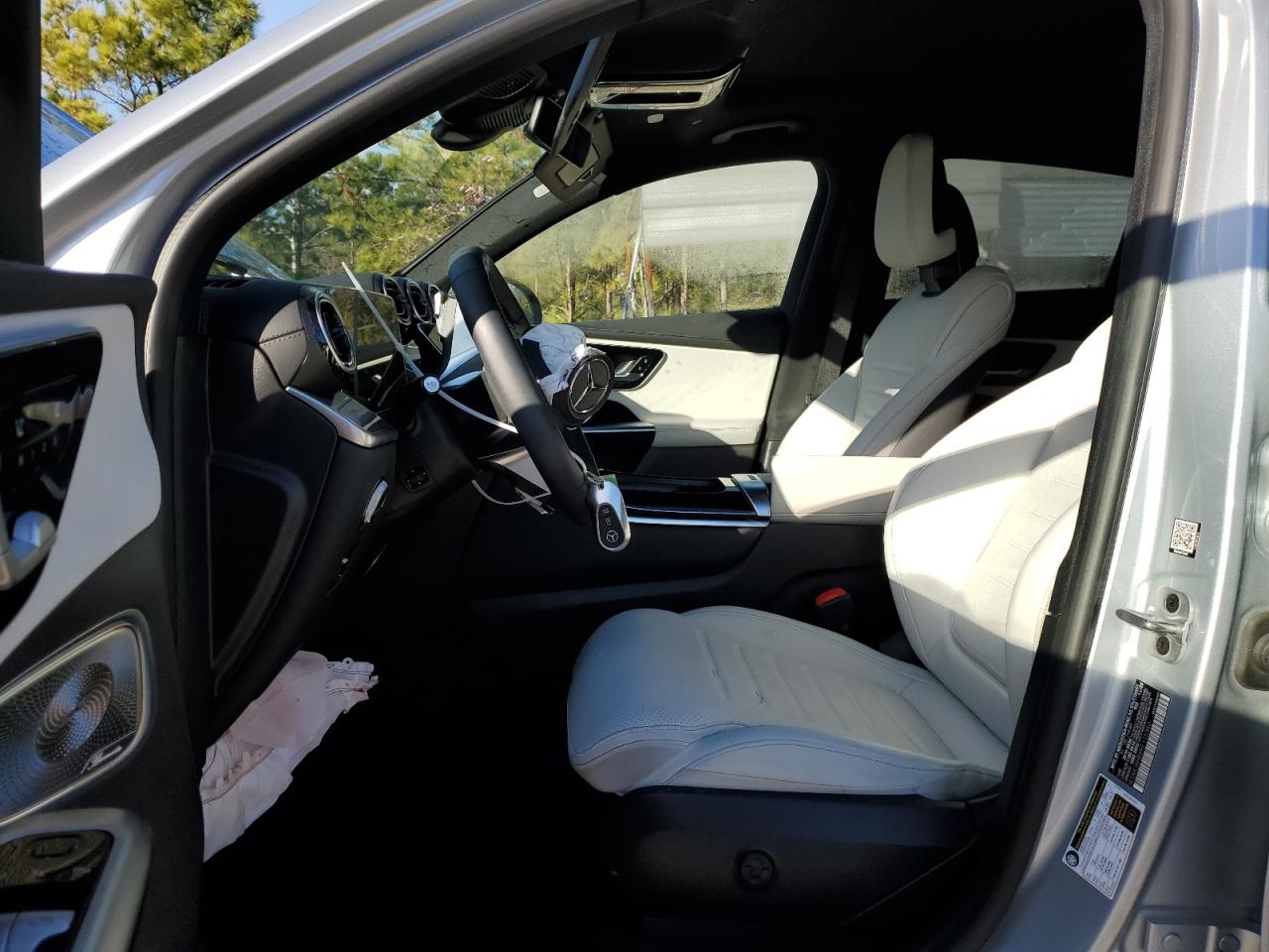 2024 Mercedes-Benz GLC - Image 7